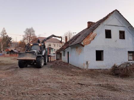 Mirna - rusitev hise ob soli, foto B Kos (6)